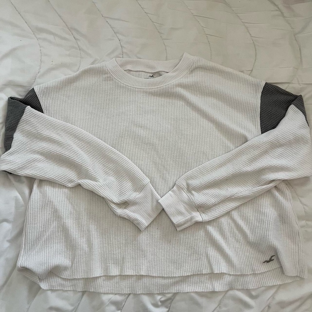 Hollister White Long Sleeve Waffle Knit Top with Gray Accents